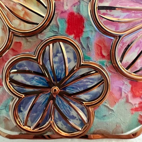 iPhone 14 Pro Flower Case - Picture 7 of 9